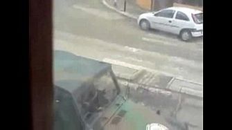 Шлюха мастурбирует любовнику в гелике