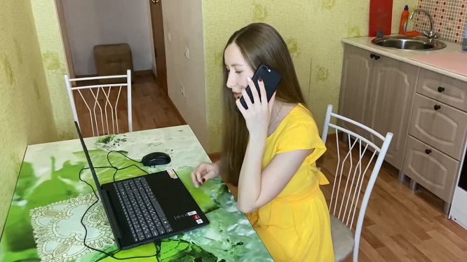 За ремонт компа дала стоя на кухне